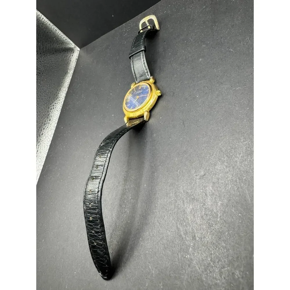 Fossil watch gold